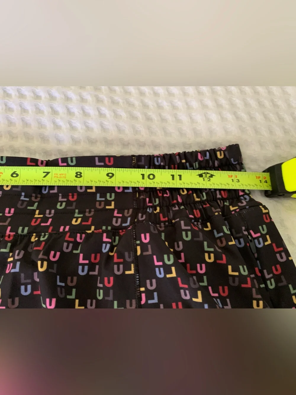 NWOT Lululemon Hottie Hots 2.5” High Rise Size 6